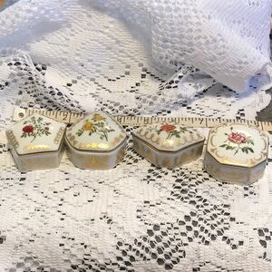 EMPRESS JOSEPHINE’S ROSE GARDEN
Set of Four